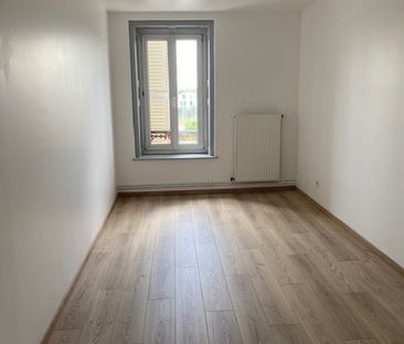 Location Appartement 4 pièces 118m² - Photo 3