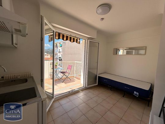 Location Appartement 1 pièce 11m² NICE 06300 - Photo 1