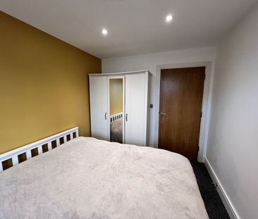Room in a Shared Flat, Whatfside Point South, E14 - Photo 2
