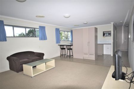 Partly Furnished Spacious Airconditioned Studio - Photo 4