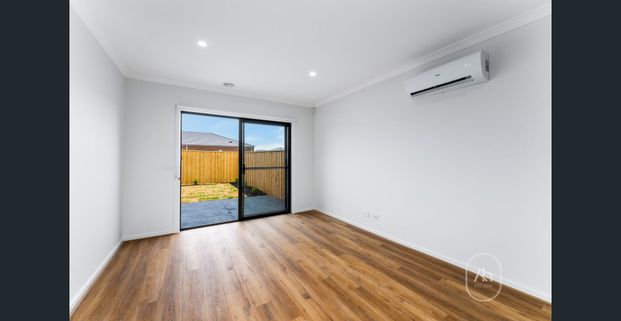 Modern Family Living in Strathtulloh (Solar Panels Available for Energy Bill Savings) - Photo 1