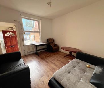 2 bedroom maisonette to rent - Photo 6