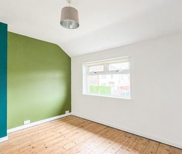 2 bedroom end of terrace house to rent - Photo 3