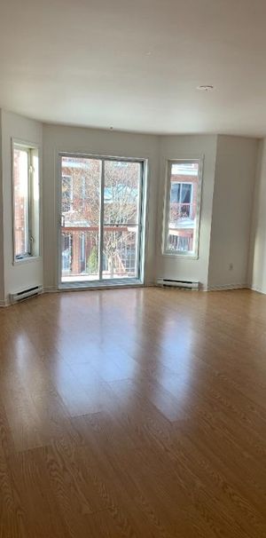 Grand 4 1/2 style condo à louer à Ste-Thérèse - Photo 1