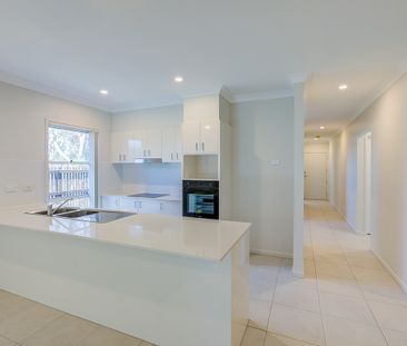 Spacious Family Home in Collingwood Park - Photo 3