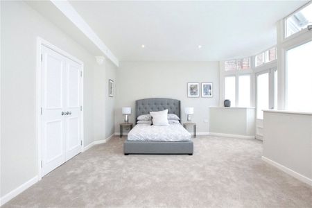 Stratton House, 58 High West Street, Dorchester, Dorset, DT1 - Photo 4