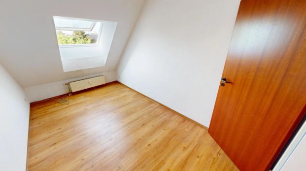 Schicke 3 Zimmerwohnung mit Wintergarten und Stellplatz - Foto 1