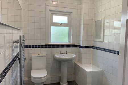 Vicarage Road, WATFORD - Photo 4