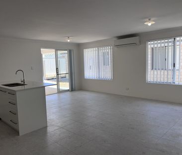 Spacious Family Home in Peaceful Golden Bay Location - Photo 3