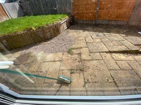 Stanway Grove, Kingstanding, Birmingham, B44 - Photo 3