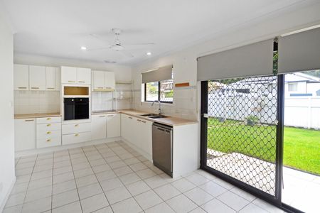 26 Lowanna Drive, Ashmore QLD 4214 - House For Rent | Domain - Photo 5