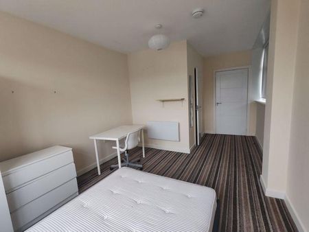 3 bedroom apartment to rent - Photo 3