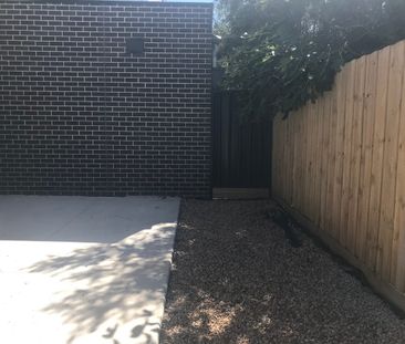 Luxury Living - Photo 3