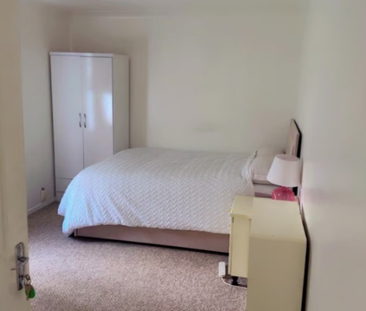 1 bedroom in a house share to rent - Photo 4 | Rentumo