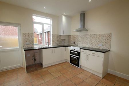 2 bedroom terraced house to rent - Photo 5