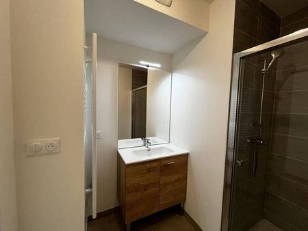 Appartement 3 pièces - - Photo 2