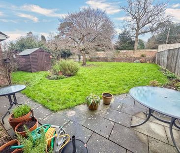 3 bedroom end of terrace house to rent - Photo 1