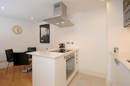 2 bedroom flat to rent - Photo 4