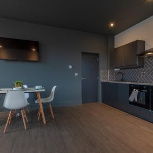 1 bedroom in a house share to rent - Photo 2