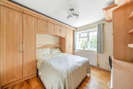 Springfield Avenue, Hampton, TW12 - Photo 3