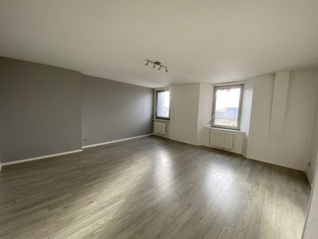 Location Appartement 3 pièces 86m² REIMS 51100 - Photo 3