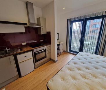 Studio to rent - Photo 2