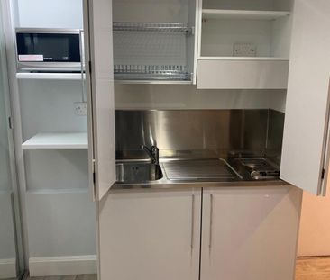 Studio Flat, Pelham Court, SW3 - Photo 1