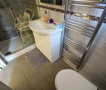 6 bedroom end of terrace house to rent - Photo 3