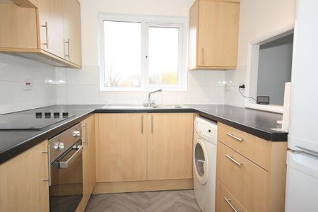 2 bedroom flat to rent - Photo 4