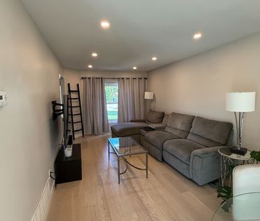 For Lease - 3122 Sandcliffe Court, Burlington, Ontario - Photo 3