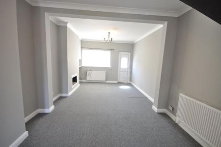 2 bedroom terraced house to rent - Photo 4