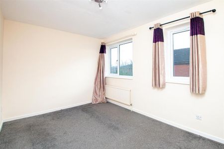 2 bedroom semi-detached house to rent - Photo 4