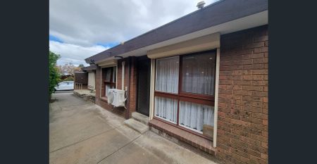 Neat 2 bedroom flat - Photo 5