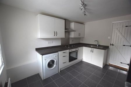 2 Bedroom Terraced To Let - Photo 4