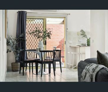 Convenience & Comfort in the Heart of Sunbury! - Photo 2