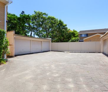 2/30 Duet Drive, Mermaid Waters QLD 4218 - Apartment For Rent | Domain - Photo 4