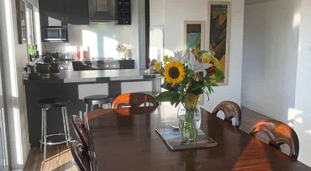 Large Family Home in Private Cul de Sac - Photo 3