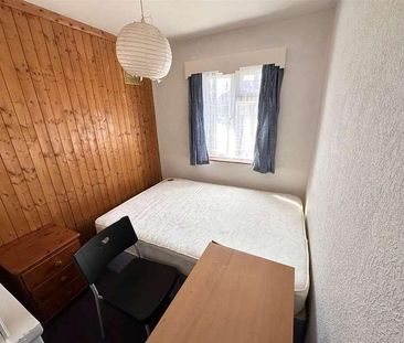 New Peachey Lane, Uxbridge, UB8 - Photo 4