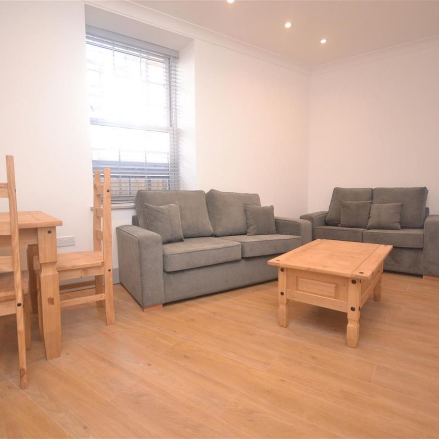 2 bedroom Flat To Let - Photo 1