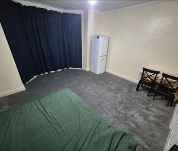 Studio Flat, Station Road, HA2 - Photo 1