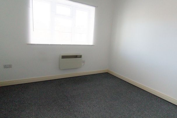 1 Flat C Hermit Street Sincil Bank, Lincoln, Lincolnsire, LN5 8EF - Photo 1
