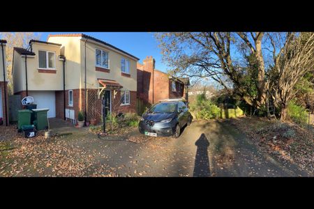 3 Bed Detached House, Clay Bottom, BS5 - Photo 4