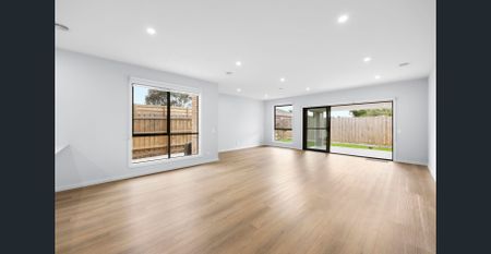 MODERN DOUBLE-STOREY FAMILY HOME IN A PRIME LOCATION - Photo 4