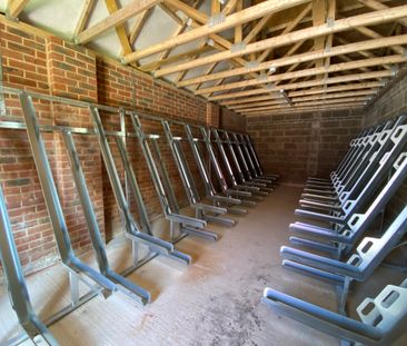 Emerald Avenue, Fleet, Hampshire, GU51 - Photo 4