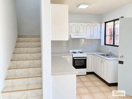 Convenient 3-Bedroom Townhouse – Minutes from Cabramatta CBD! - Photo 1