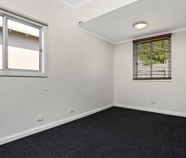 Charming Family Home! - Photo 3