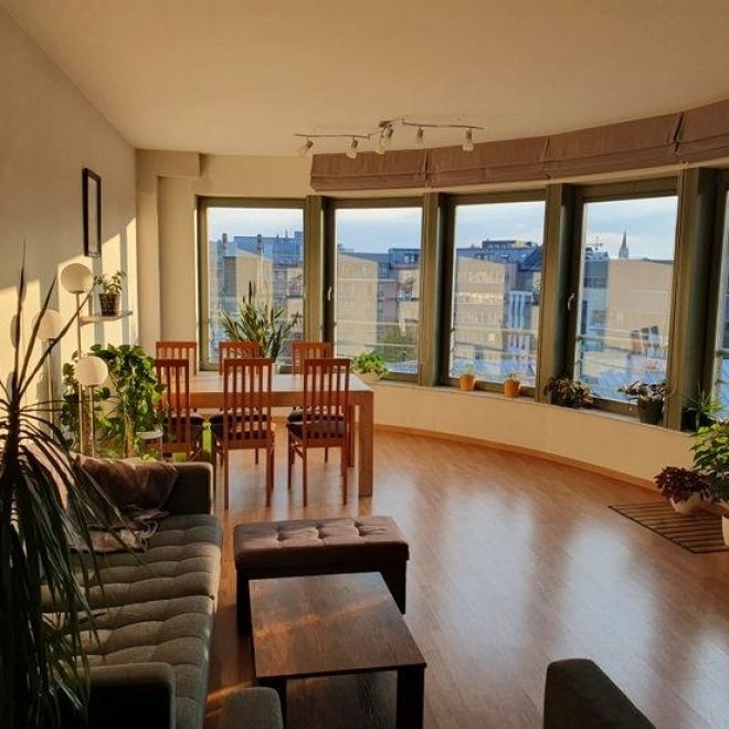 Quartier Européen - Appartement meublé + terrasse - Ixelles - Photo 1