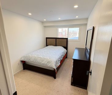 For Lease - 852 Thistle Down Court, Mississauga, Ontario - Photo 4