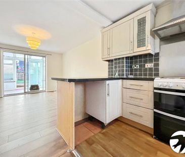 2 bedroom semi-detached house to rent - Photo 4