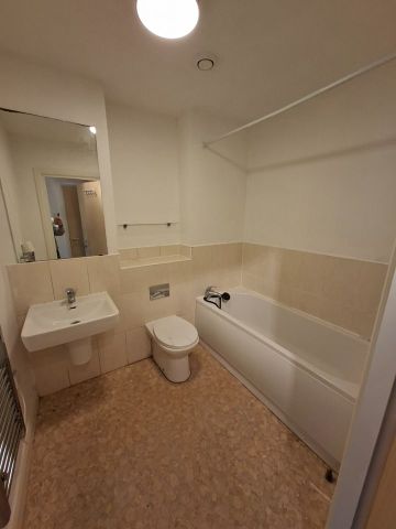 2 Bed Flat, Denmark Road, M15 - Photo 5
